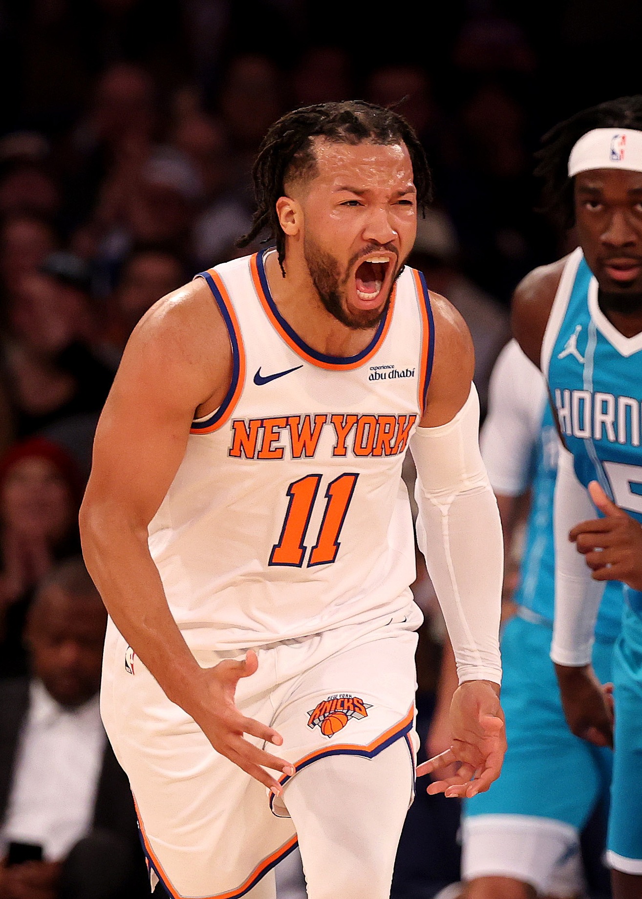 尼克斯惨败黄蜂主控伤退失落落场