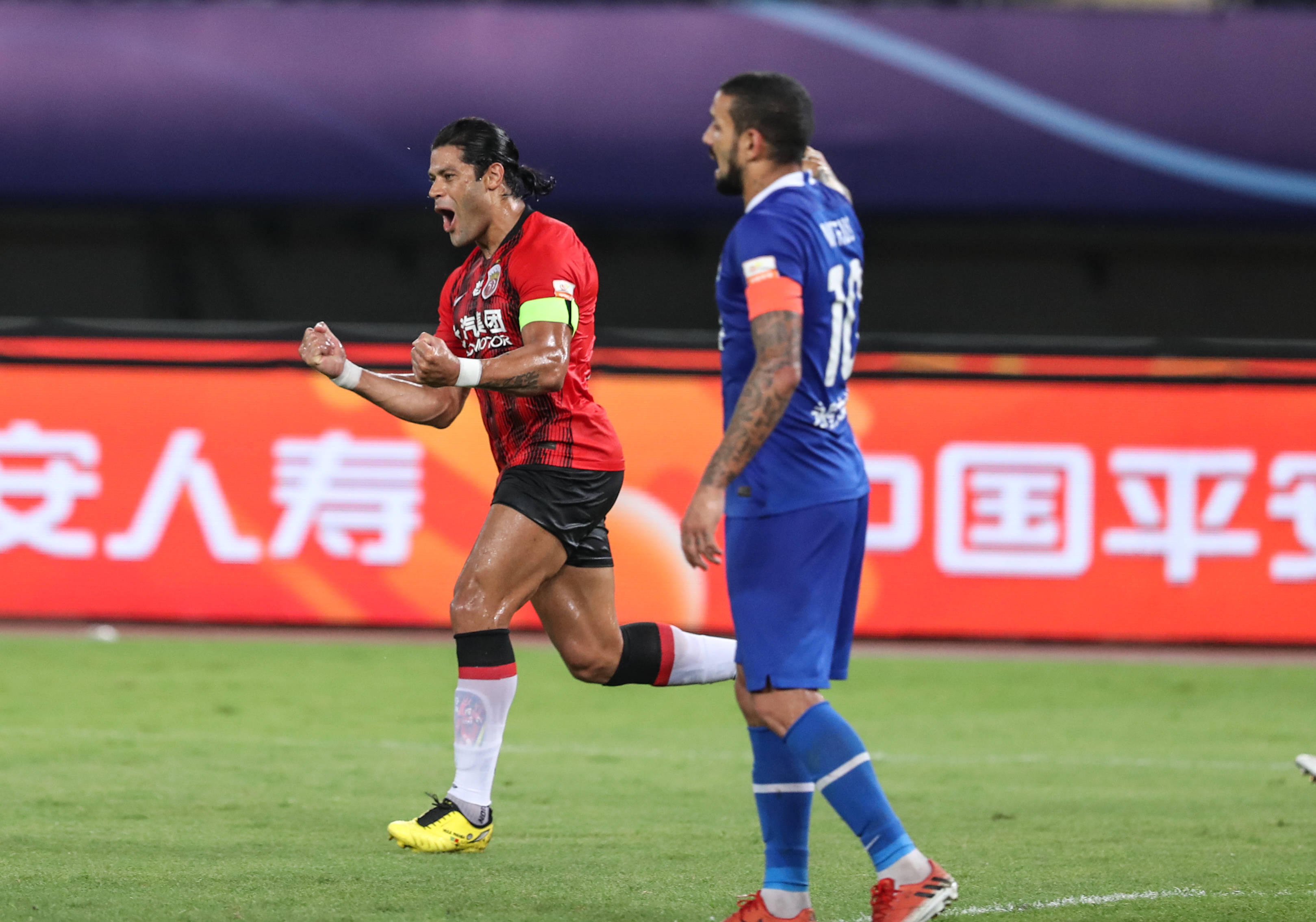 包含河北华夏战平石家庄永昌—争夺焦点战平对手的词条