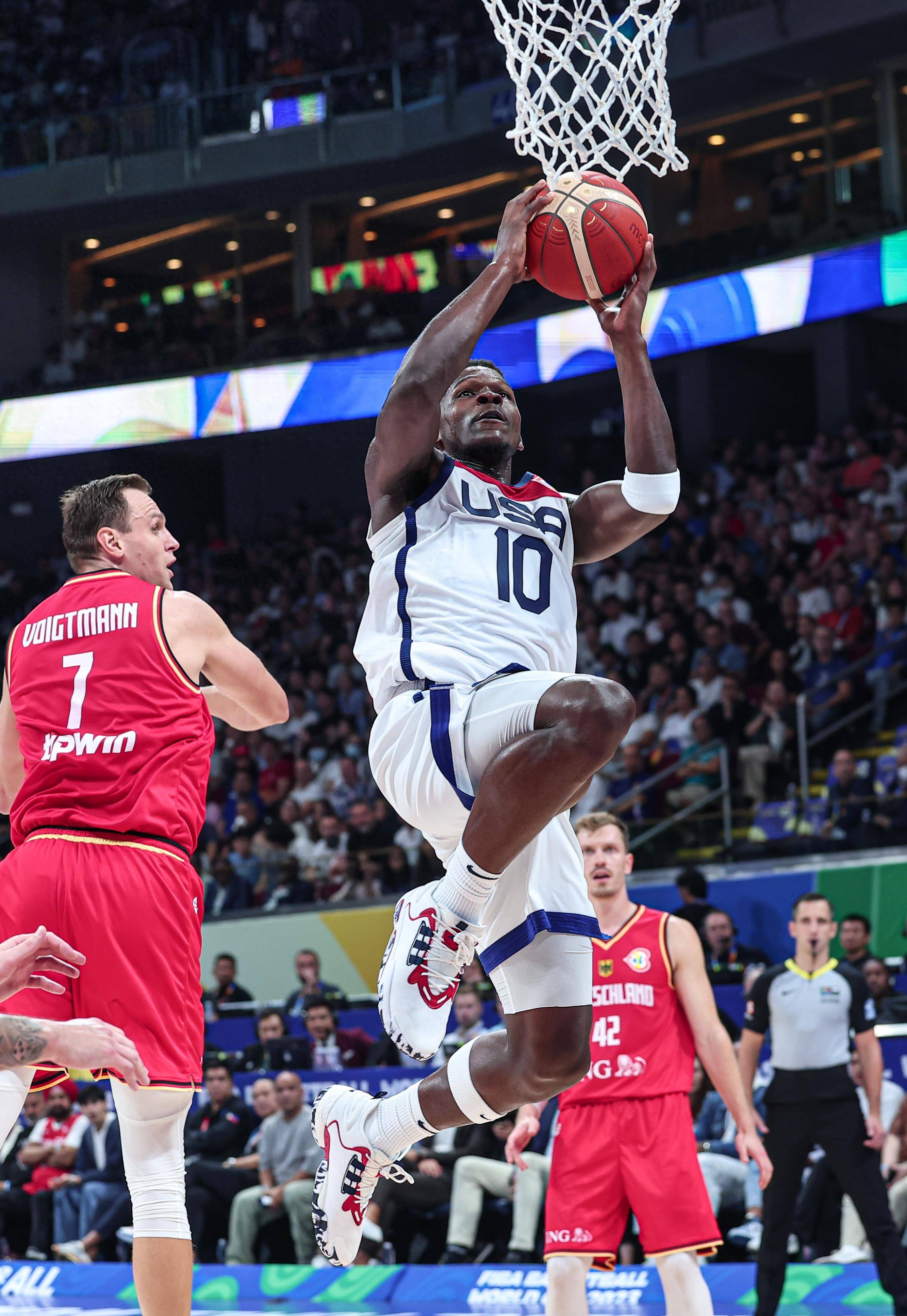 包含德国篮球甲级联赛：不莱梅骑士队惊险获胜的词条