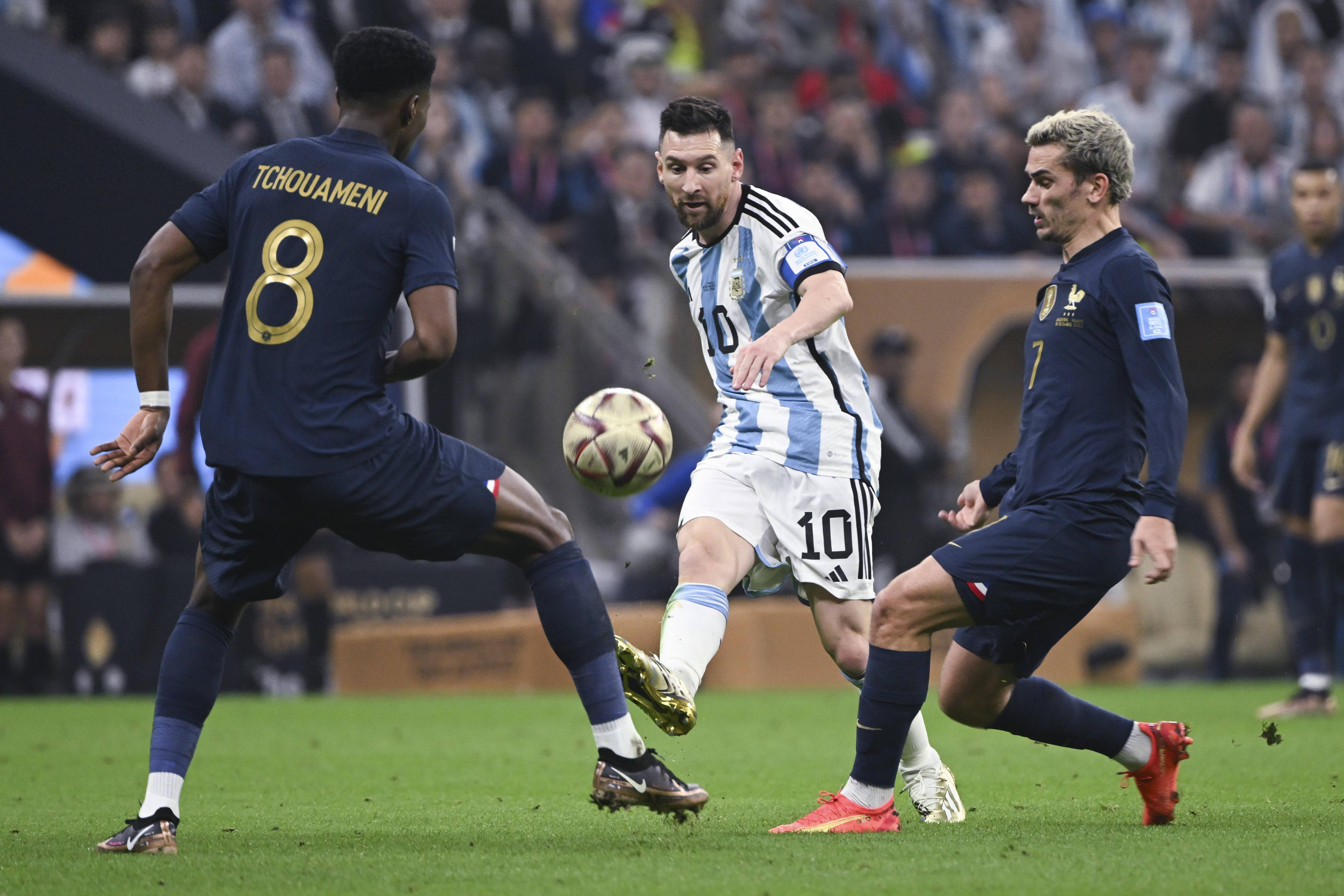 英格兰国家队对阵摩尔多瓦，备战决胜时刻全力以赴