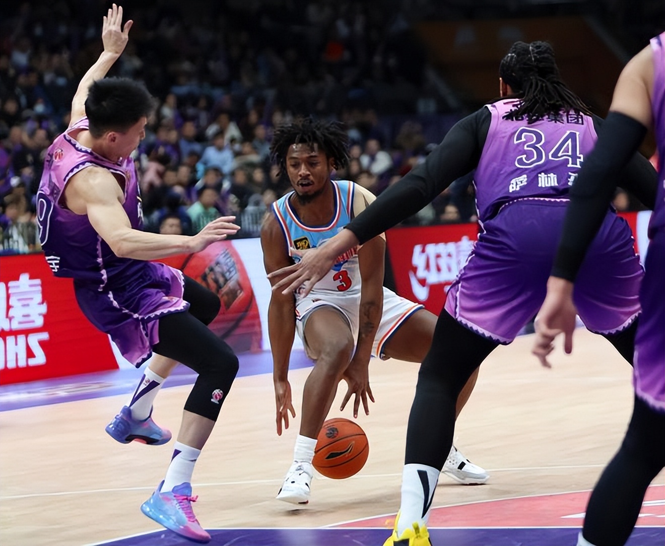 关于主场压倒性优势，球队主场铁桶防线的信息