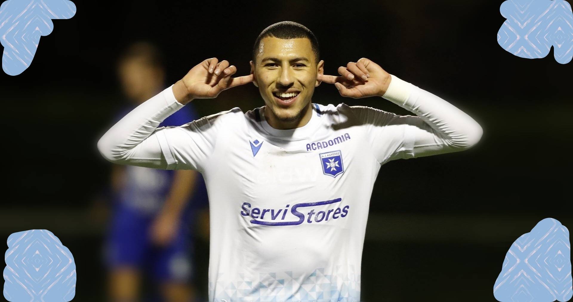 关于阿雅克肖豪取胜利，实力逐渐增强的信息